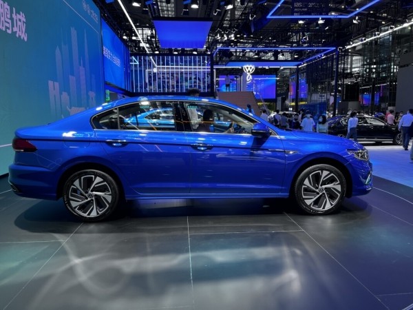 В РФ появился седан VOLKSWAGEN Bora китайского производства по цене от 2,49 млн рублей 