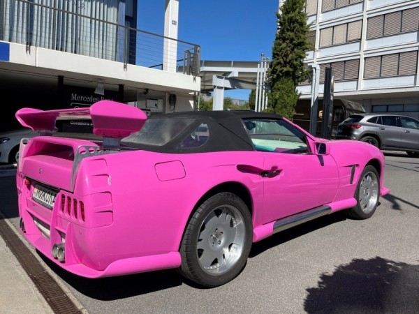В Украине продается уникальный ярко-розовый Mercedes-Benz SL от Sbarro В Украине продается уникальный ярко-розовый Mercedes-Benz SL от Sbarro