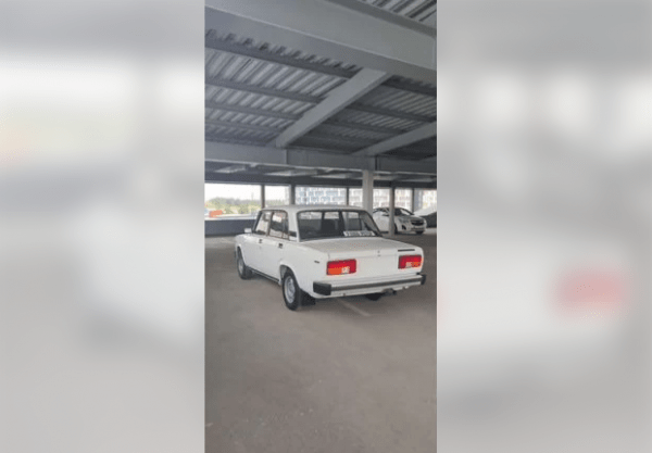 Жигули-догонялку КГБ продают в 40 раз дороже среднего ценника Жигули-догонялку КГБ продают в 40 раз дороже среднего ценника