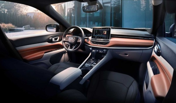 Jeep Compass опять обновлен: теперь с мощным турбомотором Jeep Compass опять обновлен: теперь с мощным турбомотором