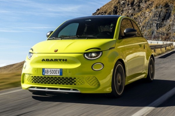 Abarth 500e стал первым электромобилем марки Abarth 500e стал первым электромобилем марки