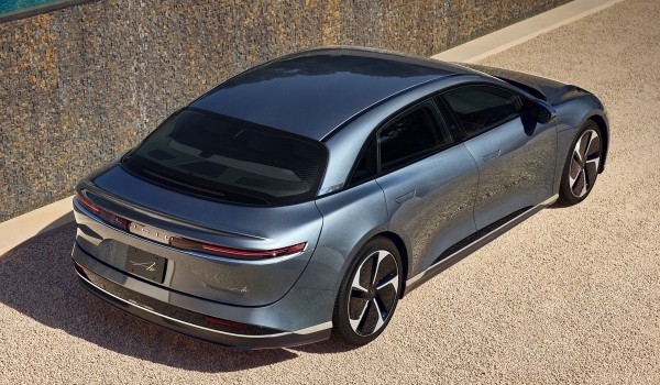 Седан Lucid Air стал доступнее, кроссовер Gravity на подходе Седан Lucid Air стал доступнее, кроссовер Gravity на подходе