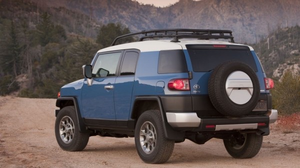 В РФ начали продавать TOYOTA FJ CRUISER