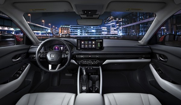 Представлена Honda Accord одиннадцатого поколения Представлена Honda Accord одиннадцатого поколения