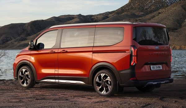 Новый Ford Tourneo Custom частично заменит Galaxy и S-Max
