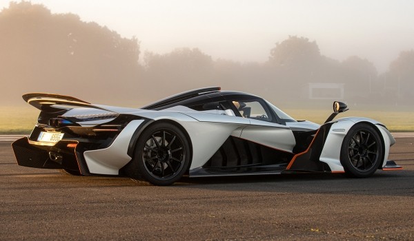 В Чехии создали собственный гиперкар Praga Bohema В Чехии создали собственный гиперкар Praga Bohema