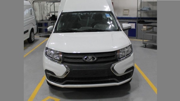 У LADA GRANTA появилась восьмиместная версия