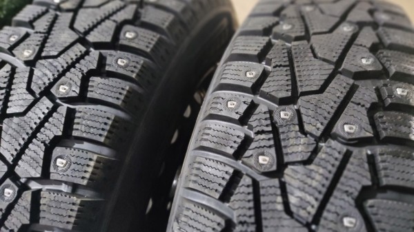 Дошиповка зимних покрышек: можно ли проводить и что из этого выйдет Дошиповка зимних покрышек: можно ли проводить и что из этого выйдет