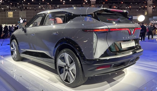 VinFast представил готовые к производству кроссоверы VF6 и VF7