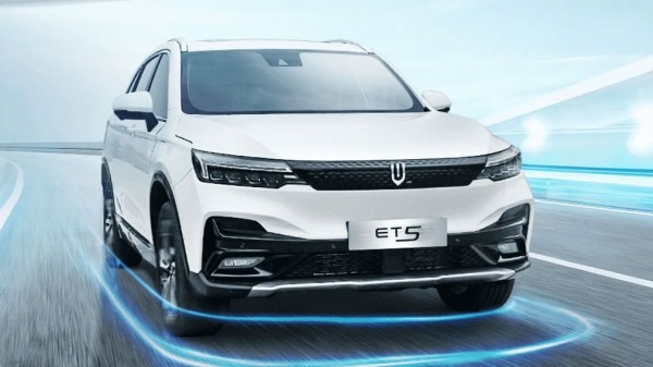 В России появится новый китайский электрокроссовер Skywell ET5 В России появится новый китайский электрокроссовер Skywell ET5