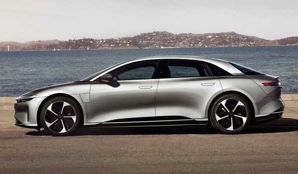 Седан Lucid Air стал доступнее, кроссовер Gravity на подходе Седан Lucid Air стал доступнее, кроссовер Gravity на подходе