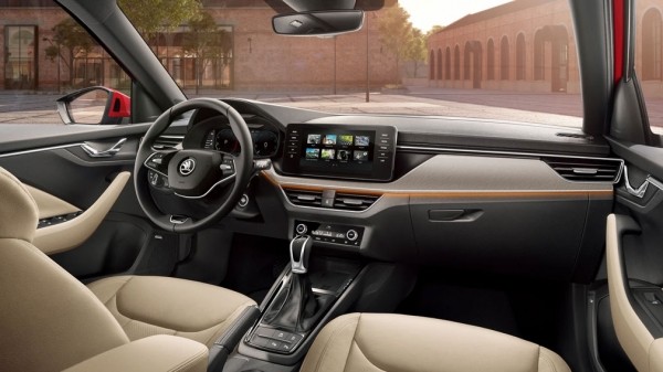 В РФ привезли недорогой компактный кроссовер SKODA KAMIQ В РФ привезли недорогой компактный кроссовер SKODA KAMIQ