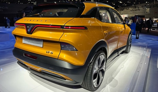 VinFast представил готовые к производству кроссоверы VF6 и VF7