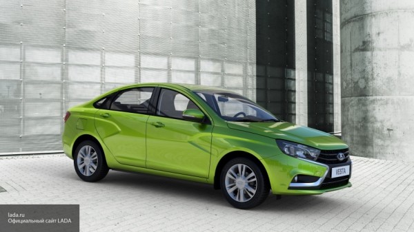 Автоконцерн АвтоВАЗ оснастит обновленную Lada Vesta системой контроля слепых зон в зеркалах