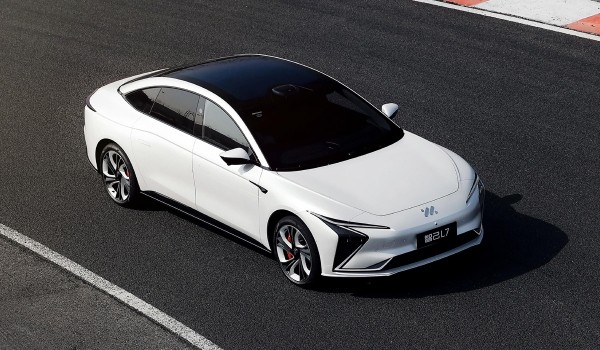 Седан IM L7 Snake Performance оказался быстрее Тайкана