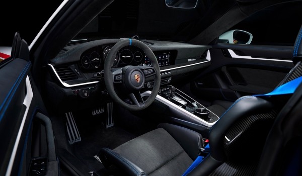 Внедорожный Porsche 911 Dakar вышел ограниченным тиражом Внедорожный Porsche 911 Dakar вышел ограниченным тиражом