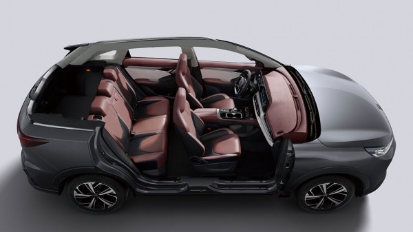 В РФ появится новый кроссовер JAC: названа дата дебюта