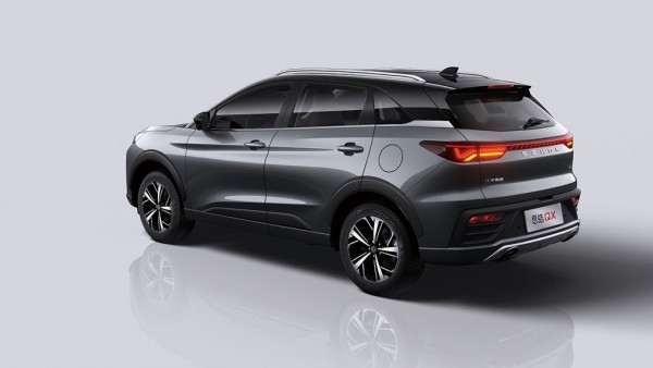 В РФ появится новый кроссовер JAC: названа дата дебюта