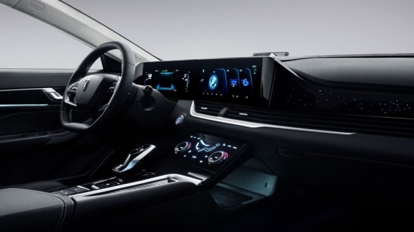 В России появился китайский конкурент Toyota Camry за 2,6 миллиона рублей В России появился китайский конкурент Toyota Camry за 2,6 миллиона рублей