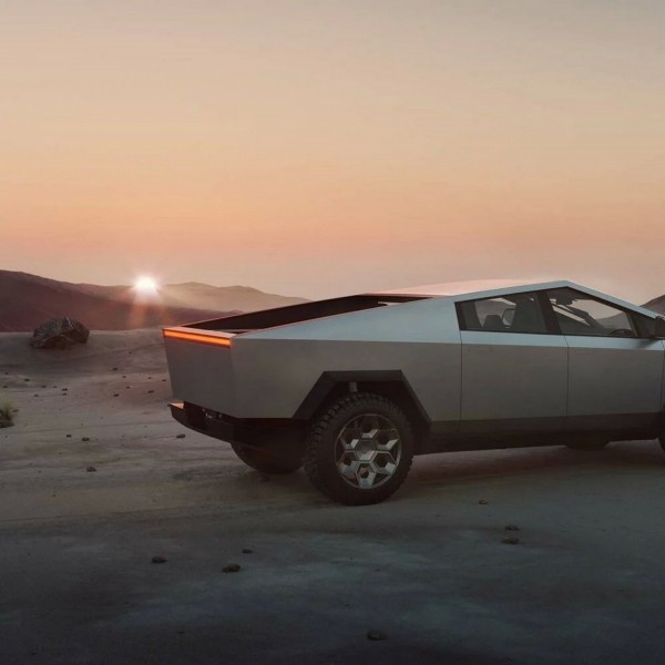 Экс-дизайнер Koenigsegg разработал колеса для Tesla Cybertruck в сотрудничестве с Unplugged Performance 