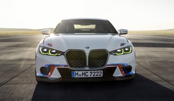 Подарок к юбилею: купе BMW 3.0 CSL на базе M4 Подарок к юбилею: купе BMW 3.0 CSL на базе M4