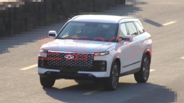 Компания CHERY тестирует кроссовер, похожий на Range Rover Evoque Компания CHERY тестирует кроссовер, похожий на Range Rover Evoque