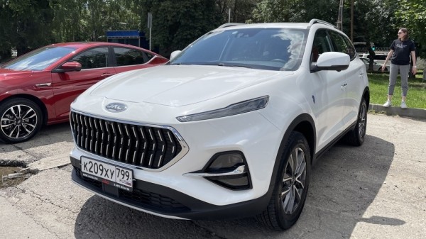 Компания JAC скрыла цены и убрала с сайта в РФ одну модель