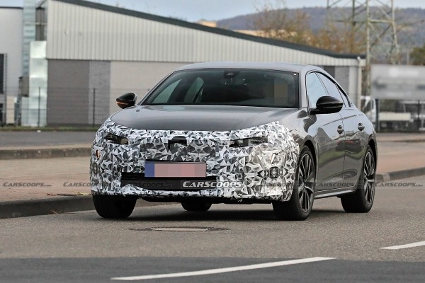 Обновленный Peugeot 508 в кузовах фастбэк и универсал замечен во время испытаний