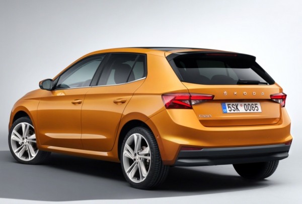 В России стартовали продажи нового хэтчбека Skoda Fabia за 2,3 млн рублей
