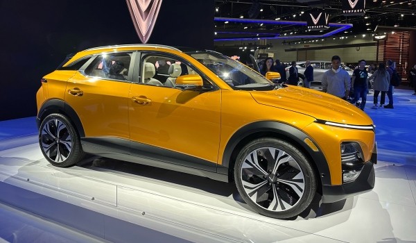VinFast презентовал полностью готовые к производству кроссоверы VF6 и VF7