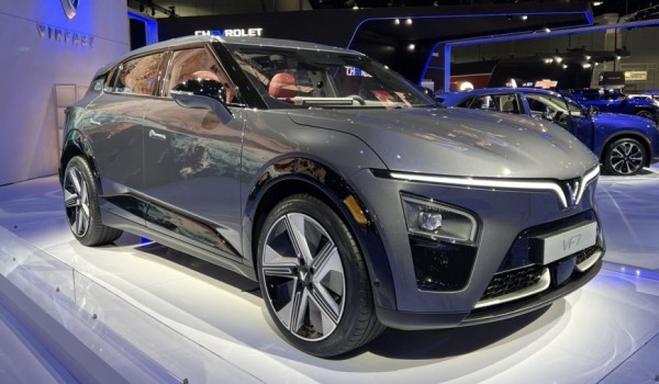 VinFast презентовал полностью готовые к производству кроссоверы VF6 и VF7