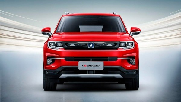 В России начались продажи обновленного кроссовера Changan CS35 Plus