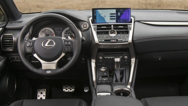 Бренд Lexus представит маленький кроссовер в 2023 году