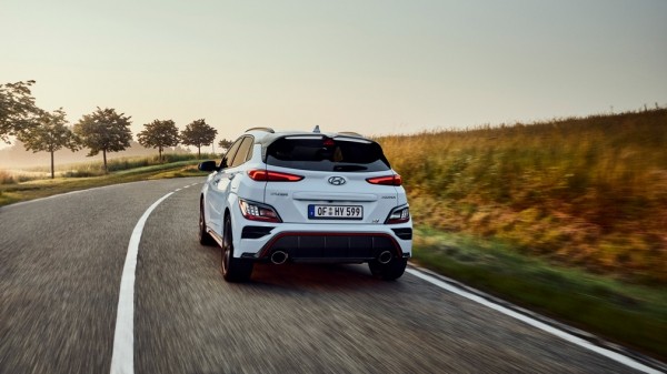 В Россию привезли «заряженный» кроссовер Hyundai Kona В Россию привезли «заряженный» кроссовер Hyundai Kona