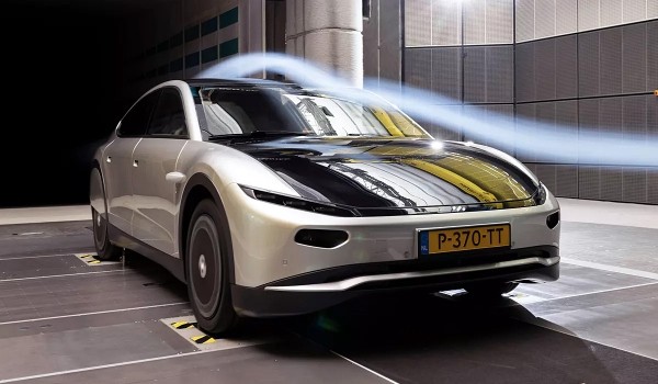 Солнцемобиль Lightyear 0: начало мелкосерийного производства Солнцемобиль Lightyear 0: начало мелкосерийного производства