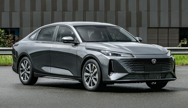 Представлен среднеразмерный седан Changan Lamore Представлен среднеразмерный седан Changan Lamore