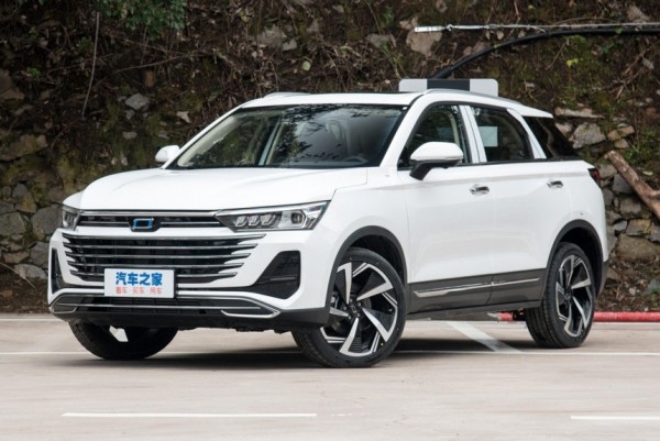 Кроссовер FAW Bestune T77 подвергся рестайлингу