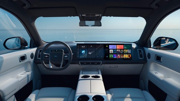 Лучший китайский автомобиль года Li L9 привезли в Россию Лучший китайский автомобиль года Li L9 привезли в Россию