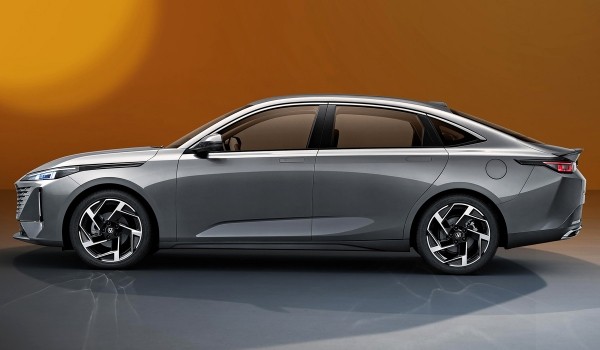 Представлен среднеразмерный седан Changan Lamore Представлен среднеразмерный седан Changan Lamore