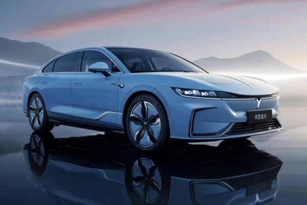 Роскошный седан Voyah Zhuiguang стал третьей моделью в гамме