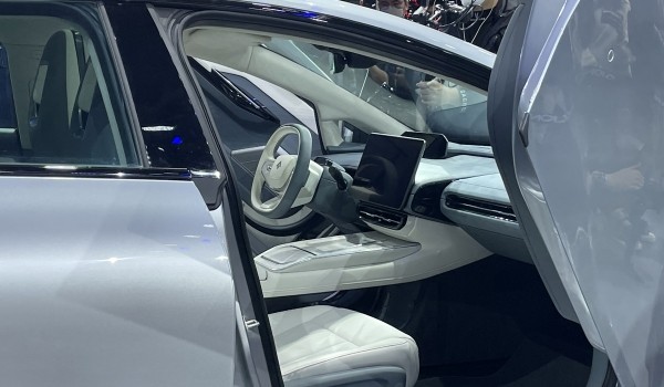 Суперседан Aion Hyper GT: аэродинамика и дрифт Суперседан Aion Hyper GT: аэродинамика и дрифт