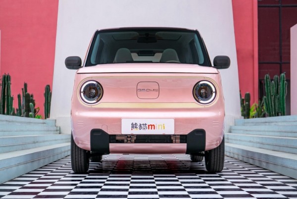 Представлен забавный микрокар Geely Panda Mini