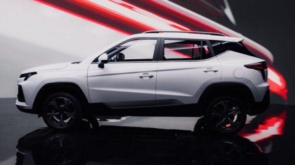 Автоэксперт Максим Кадаков перечислил преимущества и недостатки нового кроссовера «Москвич 3» Автоэксперт Максим Кадаков перечислил преимущества и недостатки нового кроссовера «Москвич 3»