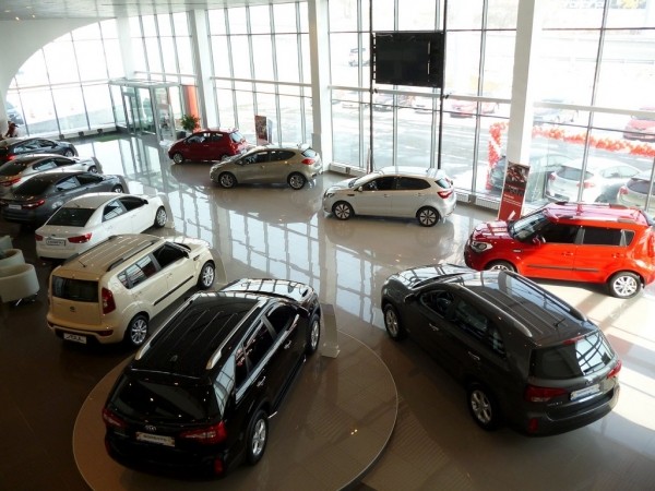 Автоэксперты сообщили, снизятся ли цены на автомашины в России в 2023 году