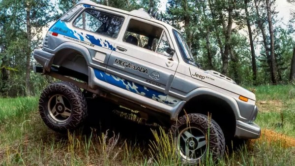 Автосайт «За рулем» продемонстрировал уникальные внедорожники LADA Niva из 90-х годов Автосайт «За рулем» продемонстрировал уникальные внедорожники LADA Niva из 90-х годов