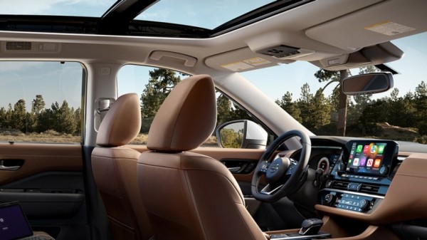 Автосалоны РФ продают кроссоверы Nissan Pathfinder нового поколения за 8,5 млн рублей Автосалоны РФ продают кроссоверы Nissan Pathfinder нового поколения за 8,5 млн рублей