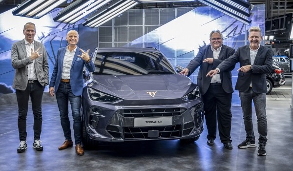 Дайджест дня: BMW XM на конвейере, восьмиклапанная Веста и другие события индустрии Дайджест дня: BMW XM на конвейере, восьмиклапанная Веста и другие события индустрии