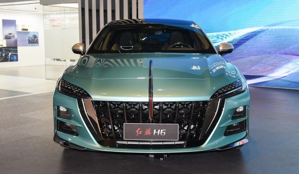 Представлен большой лифтбек Hongqi H6 Представлен большой лифтбек Hongqi H6