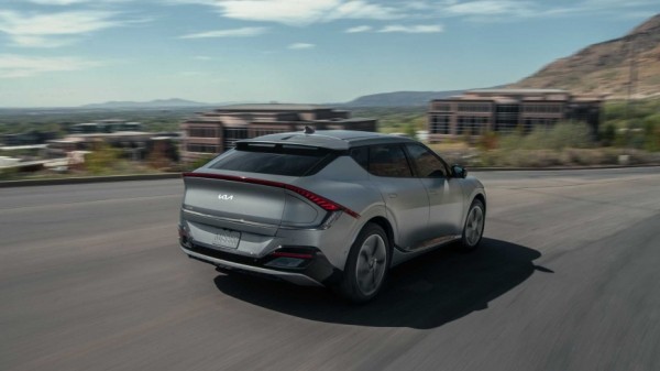 Электрический кроссовер Kia EV6 2023 года получил наивысший рейтинг краш-тестов от IIHS Электрический кроссовер Kia EV6 2023 года получил наивысший рейтинг краш-тестов от IIHS