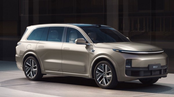 В Россию привезли кроссоверы LiXiang L9 из Китая В Россию привезли кроссоверы LiXiang L9 из Китая